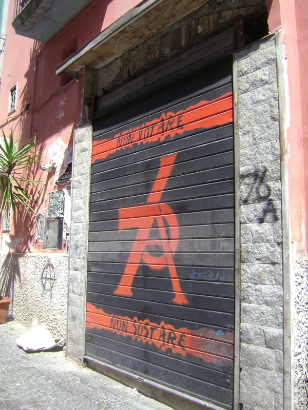 NAPOLI - Spazio anarchico 76/A